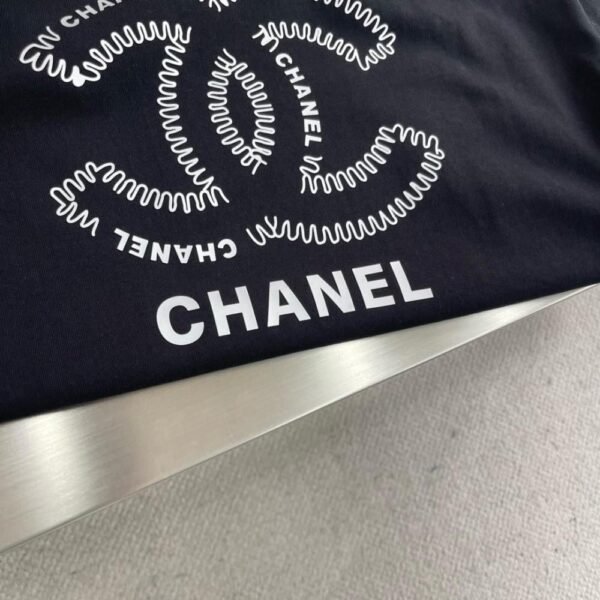 Chanel T-shirt - Image 3