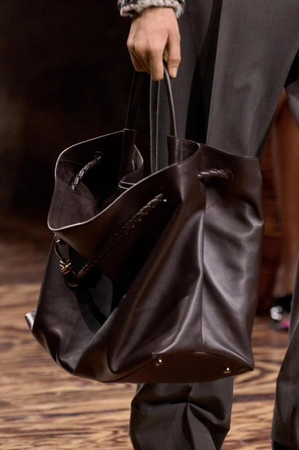 Bottega veneta travel bag (brown) - Image 2