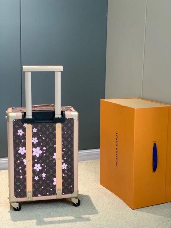Louis Vuitton travel bag - Image 3