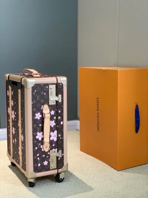 Louis Vuitton travel bag - Image 2